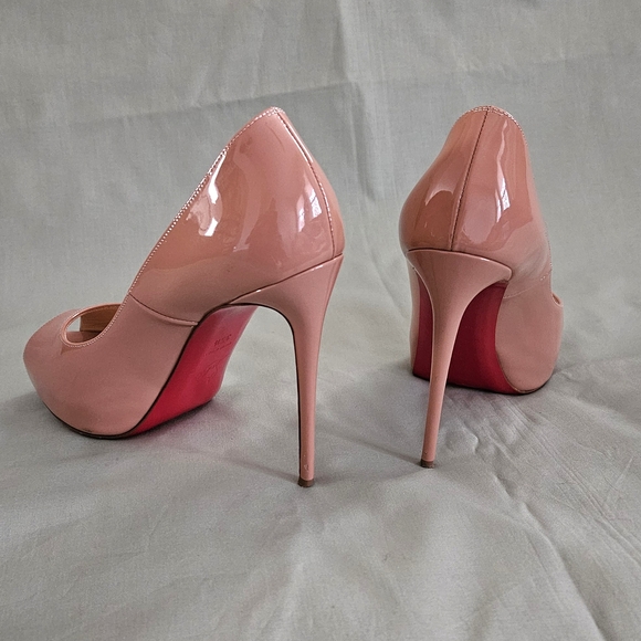 Women's Christian Louboutin Tan Patent Leather Open Toe Pump Heels Size 6 US - Picture 2 of 15